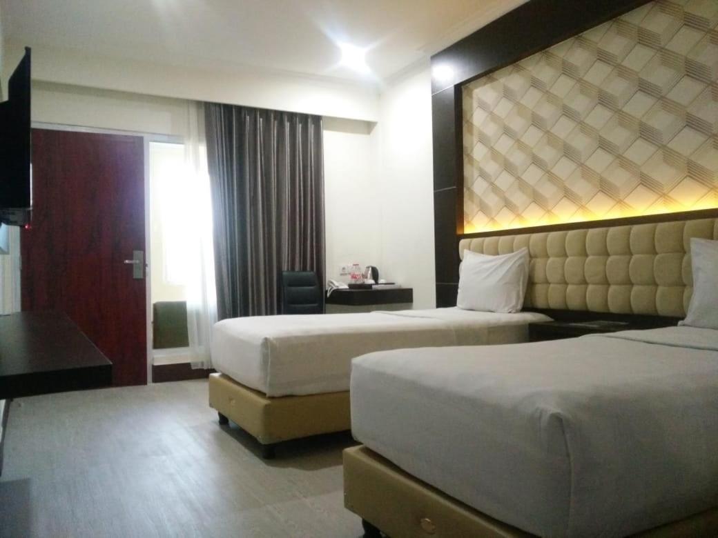 Sindoro Hotel Cilacap By Conary Buitenkant foto