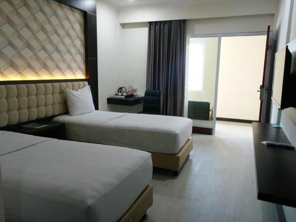 Sindoro Hotel Cilacap By Conary Buitenkant foto