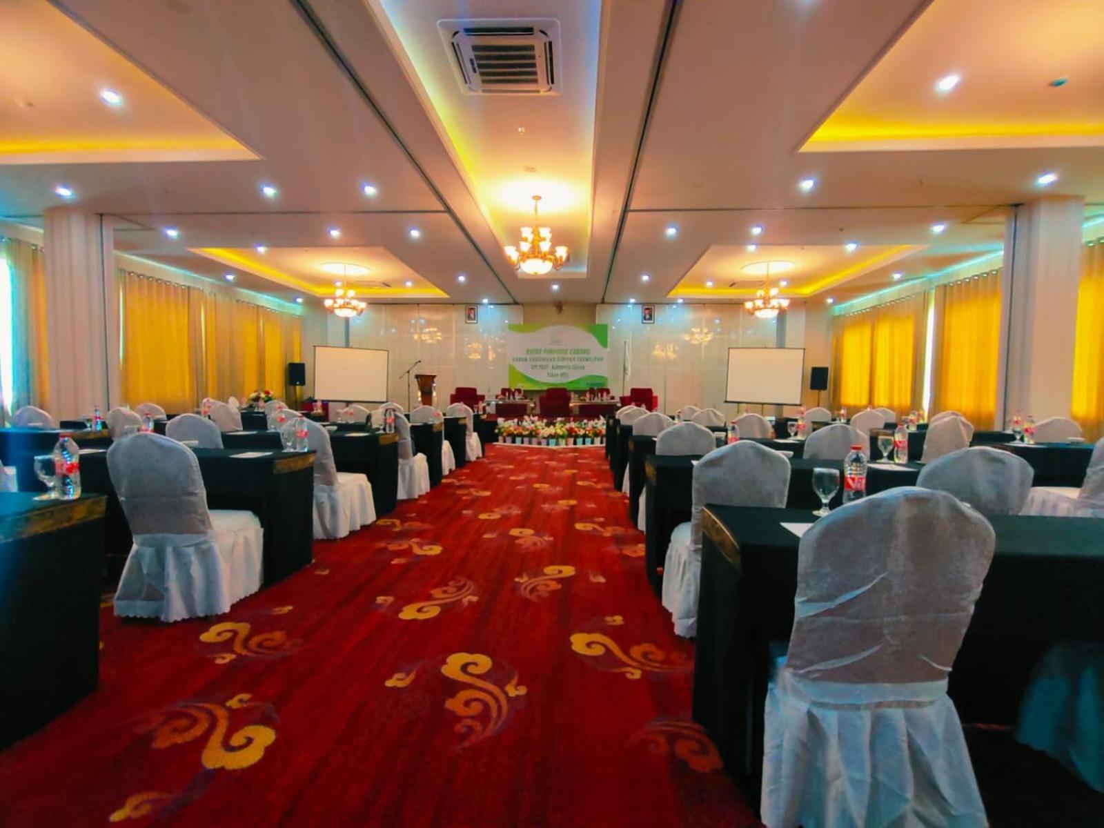 Sindoro Hotel Cilacap By Conary Buitenkant foto