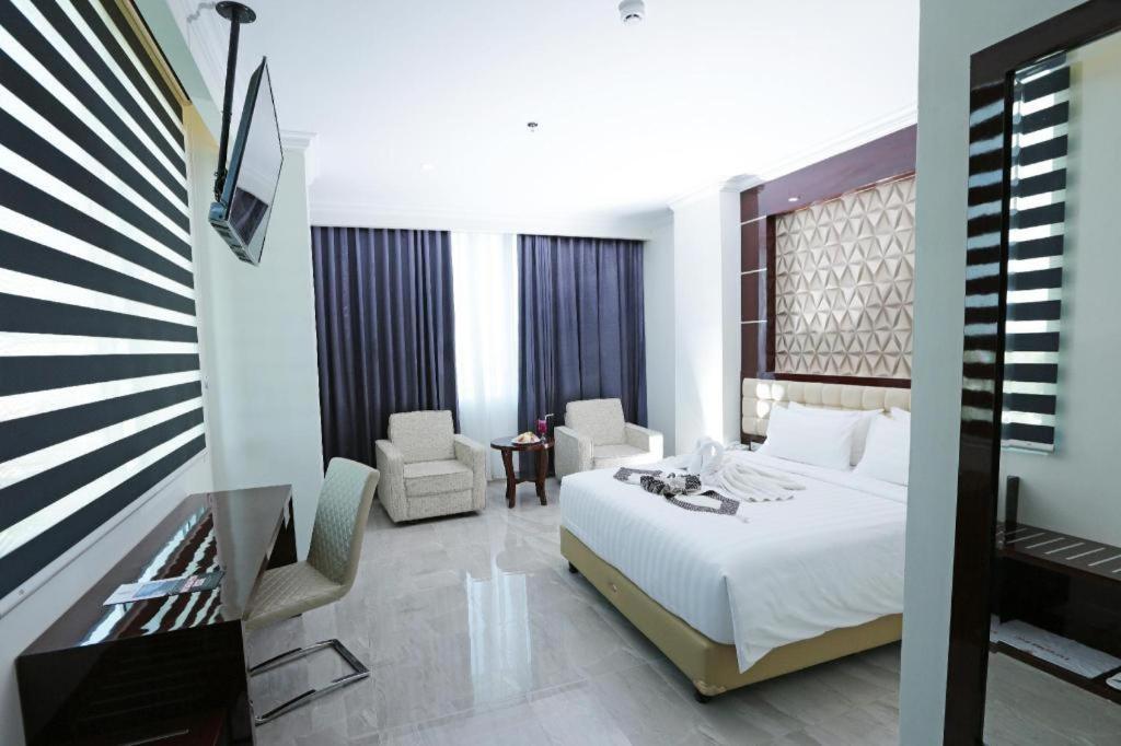 Sindoro Hotel Cilacap By Conary Buitenkant foto