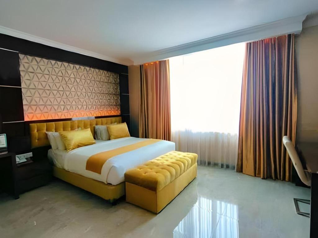 Sindoro Hotel Cilacap By Conary Buitenkant foto