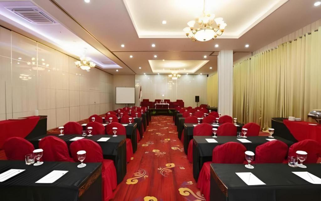 Sindoro Hotel Cilacap By Conary Buitenkant foto
