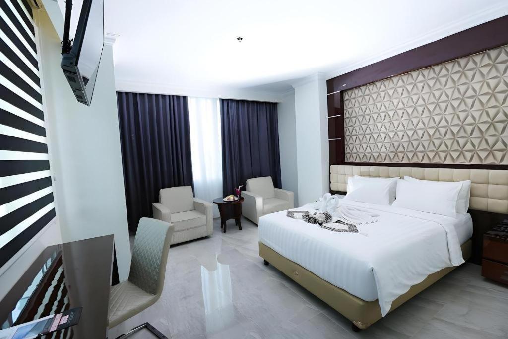 Sindoro Hotel Cilacap By Conary Buitenkant foto